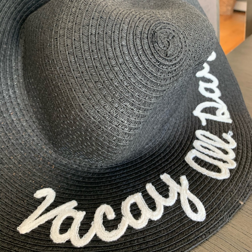Beach/Sun hat - Picture 4 of 4